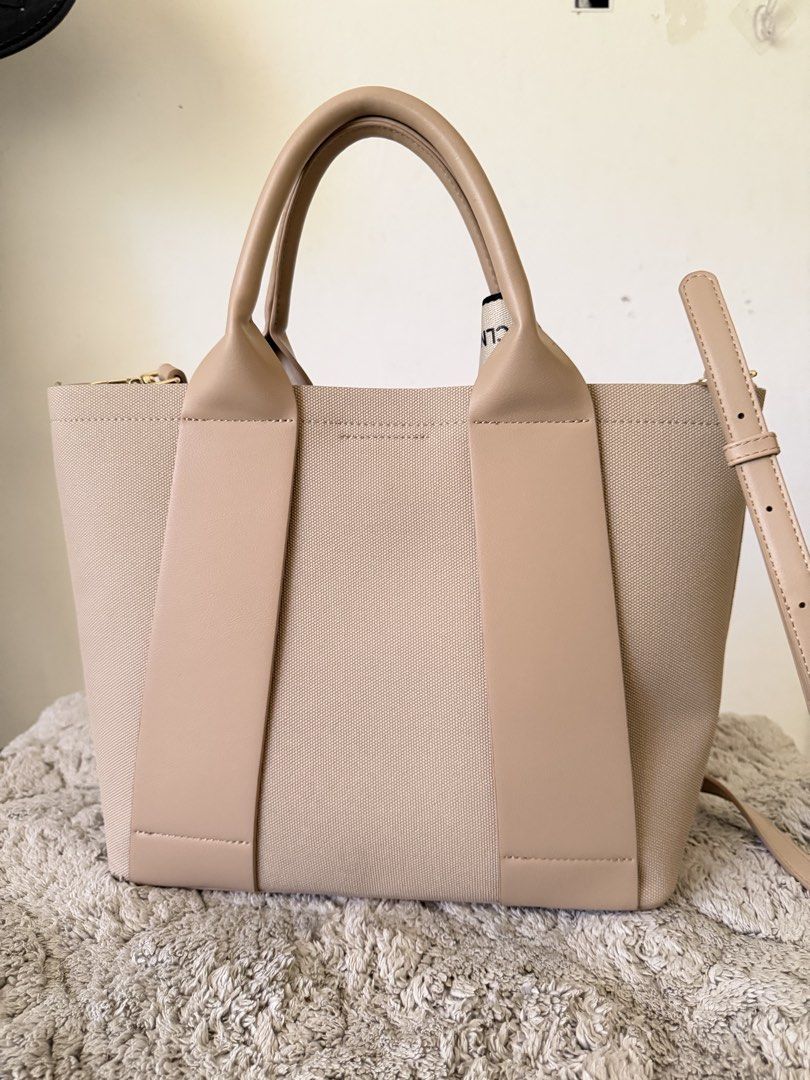 CLN BAG (Category: Shoulder Bags) located in Manila. Submitted by thonete (Listing ID 1470378912, Image 2). Description: FS: Sheena Handbag from CLN with paper bag only used once only rfs: Too big for my liking free delivery around cdo price is negotiable:)) .