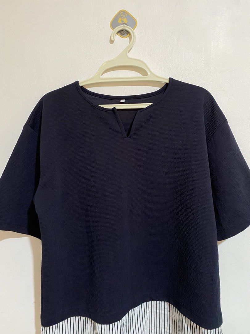 Closshi Docked Striped Hem Shirt (Category: Shirts) located in Naga. Submitted by threadedtreasures (Listing ID 1470404785, Image 3). Description: Sobrang ganda nitooo promise di manigyang justice ng camera hihi A bit oversized L-XL .