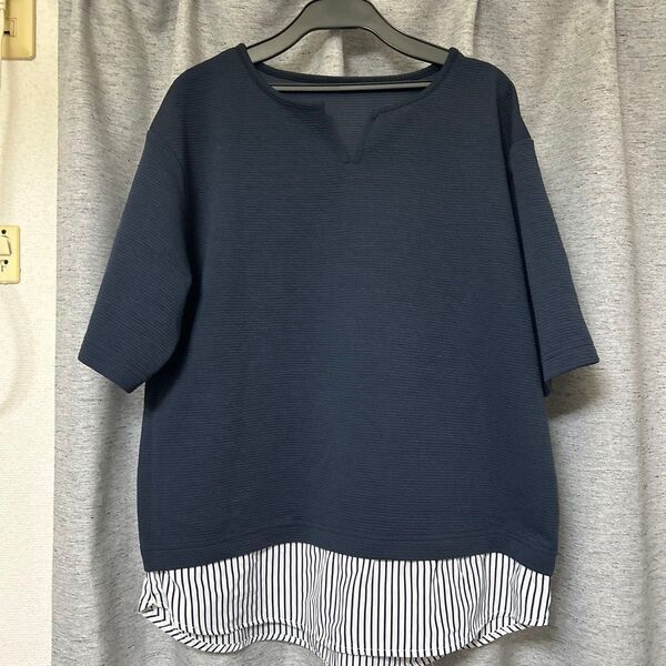 Closshi Docked Striped Hem Shirt (Category: Shirts) located in Naga. Submitted by threadedtreasures (Listing ID 1470404785, Image 2). Description: Sobrang ganda nitooo promise di manigyang justice ng camera hihi A bit oversized L-XL .