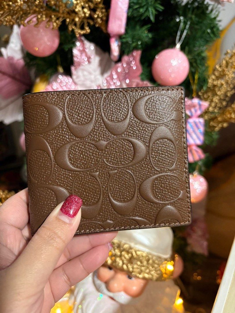 Coach Bifold Wallet Brown (Category: Wallets & Card Holders) located in Rizal. Submitted by mclluxurycollection (Listing ID 1470544950, Image 1). Description: Brand new Guaranteed original 💯.