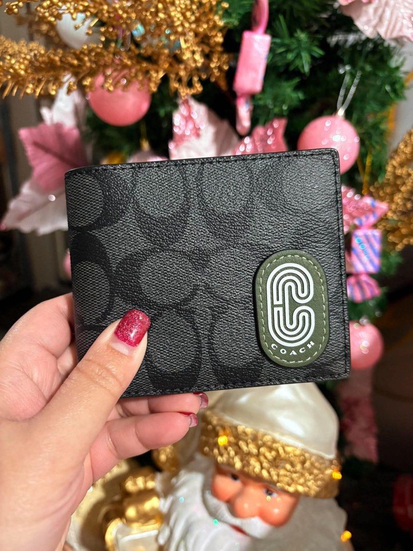 Coach Bifold Wallet with C logo design (Category: Wallets & Card Holders) located in Rizal. Submitted by mclluxurycollection (Listing ID 1470545297, Image 1). Description: Brand new Guaranteed original 💯.