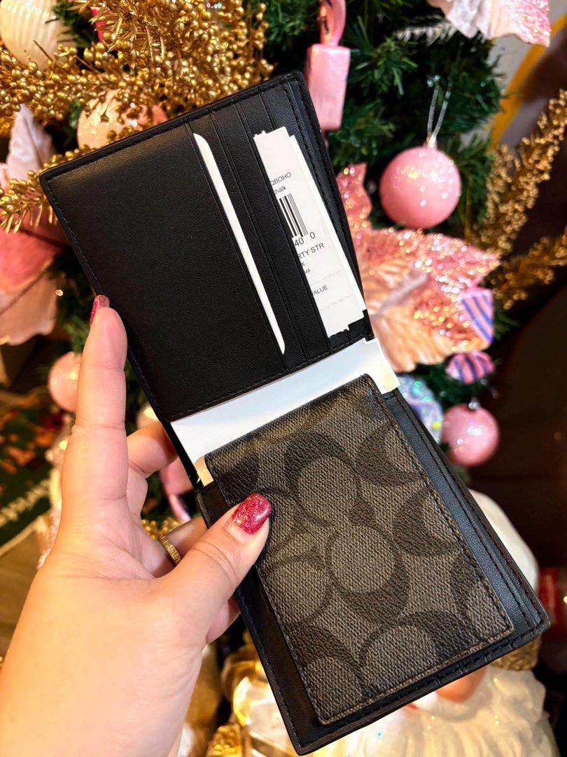 Coach Bifold Wallet with C logo design (Category: Wallets & Card Holders) located in Rizal. Submitted by mclluxurycollection (Listing ID 1470545297, Image 2). Description: Brand new Guaranteed original 💯.