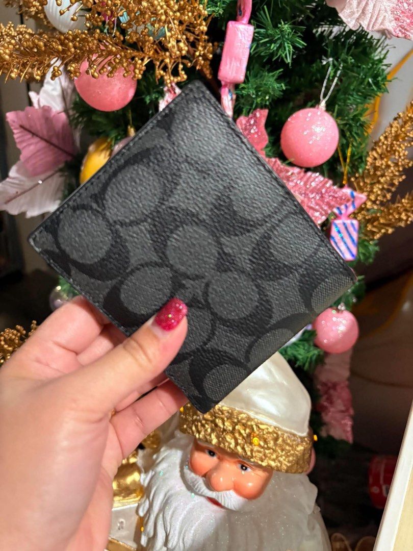 Coach Bifold Wallet with C logo design (Category: Wallets & Card Holders) located in Rizal. Submitted by mclluxurycollection (Listing ID 1470545297, Image 3). Description: Brand new Guaranteed original 💯.