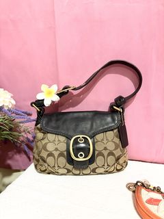 (Category: ) located in . Submitted by bagbabe_boutique (Listing ID 1470551890, Image 1). Description: .