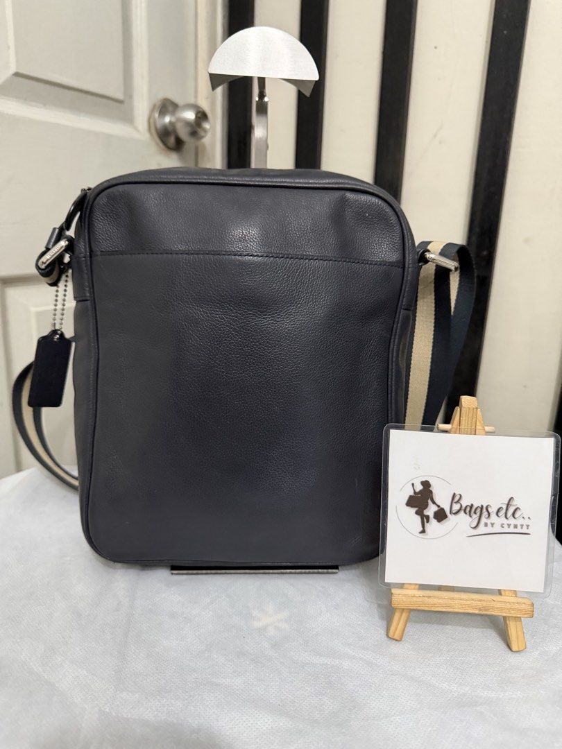 Coach body bag in gray leather (Category: Luxury Bags & Wallets) located in Pasig City. Submitted by bagsetcbycyntt (Listing ID 1470383792, Image 3). Description: .