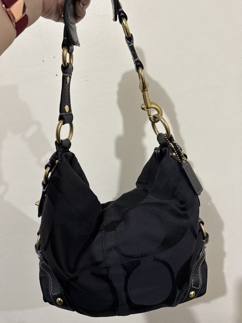 COACH CARLY MEDIUM (Category: Shoulder Bags) located in San Jose. Submitted by mjthrifts (Listing ID 1470443549, Image 1). Description: Canvas Excellent condition No rubs With flaws on handle Professionally repaired To avoid magprogress yung flaws.