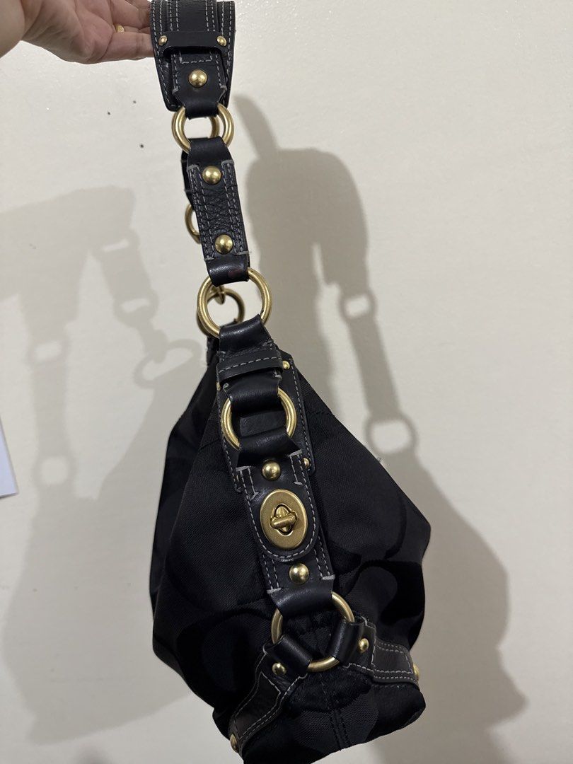 COACH CARLY MEDIUM (Category: Shoulder Bags) located in San Jose. Submitted by mjthrifts (Listing ID 1470443549, Image 2). Description: Canvas Excellent condition No rubs With flaws on handle Professionally repaired To avoid magprogress yung flaws.