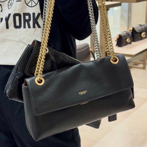 Magazine Chain Coach Chelsea Shoulder Chain Bag, Women's Fashion, Bags & Wallets ...