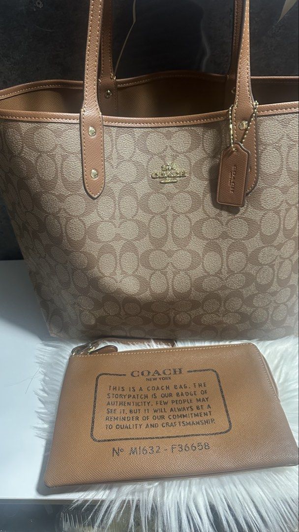 Coach city tote (Category: Luxury Bags & Wallets) located in Caloocan City. Submitted by trebdy01 (Listing ID 1470420192, Image 1). Description: .