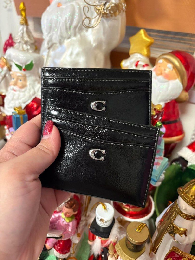 Coach Essential Cardholder Black (Category: Wallets & Card holders) located in Rizal. Submitted by mclluxurycollection (Listing ID 1470545192, Image 1). Description: Brand new Guaranteed original 💯.