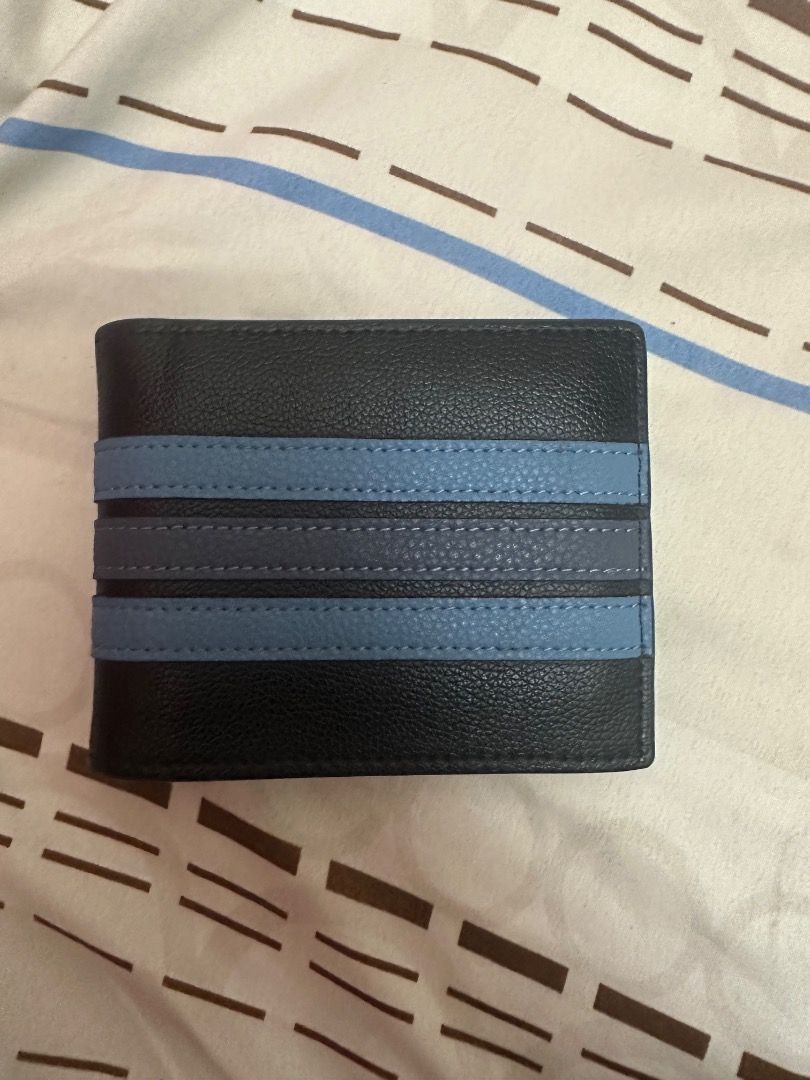 Coach leather wallet (Category: Wallets & Card Holders) located in Caloocan City. Submitted by tradermac (Listing ID 1470538230, Image 2). Description: Coach leather wallet.