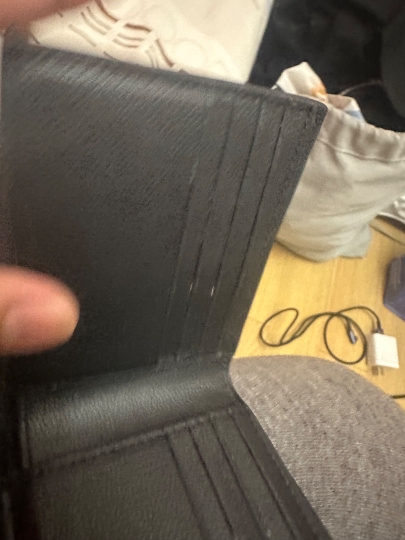 Coach leather wallet (Category: Wallets & Card Holders) located in Caloocan City. Submitted by tradermac (Listing ID 1470538230, Image 3). Description: Coach leather wallet.