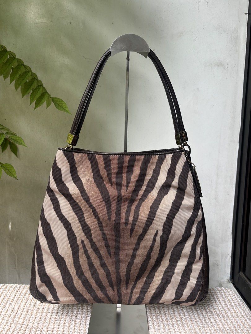 Coach Madison zebra Print (Rare Find) (Category: Shoulder Bags) located in Caloocan City. Submitted by kayeannvo1024 (Listing ID 1470366931, Image 1). Description: No issues!.