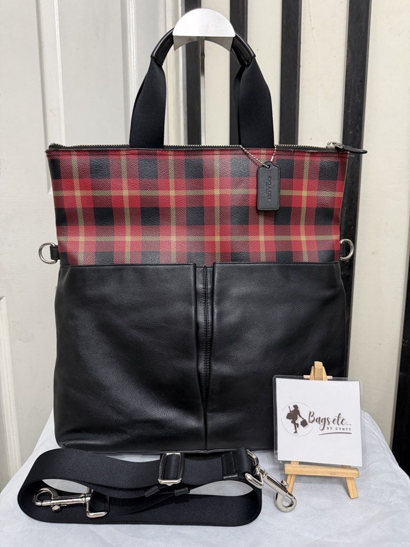 Coach messenger bag (Category: Luxury Bags & Wallets) located in Pasig City. Submitted by bagsetcbycyntt (Listing ID 1470382424, Image 1). Description: .