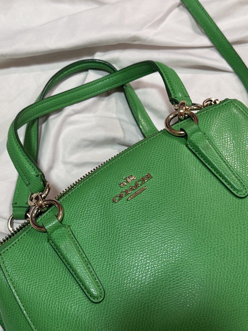 Coach Mini Christie Carryall (Category: Shoulder Bags) located in Las Pinas. Submitted by euphrasia_ (Listing ID 1470506700, Image 3). Description: Coach Mini Christie Carryall ₱5,000 slightly negotiable if sure buyer issue: - needs cleaning (see photos for reference) - no dustbag and any other inclusions note that all items/bags are preloved, please manage your expectations. colors may vary due to lighting. 📍las piñas city delivery via lalamove