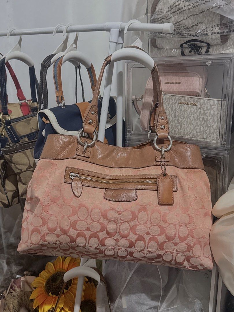 Coach Pink Penelope Canvas (Category: Tote Bags) located in San Fernando. Submitted by lei_sheena (Listing ID 1470518376, Image 1). Description: Excellent Condi 9/10 condi, only isssue check pics.