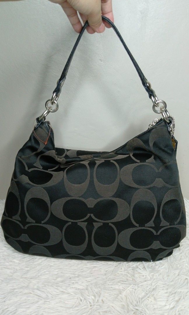 Coach poppy bag (Category: Shoulder Bags) located in Bulacan. Submitted by caikymaria (Listing ID 1470398161, Image 3). Description: fr japan manage ur expectations kindly check the photos direct jnt no cod.