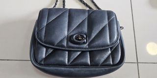TRACEY Black Puffed Quilted Backpack, Women's Fashion, Bags & Wallets ...
