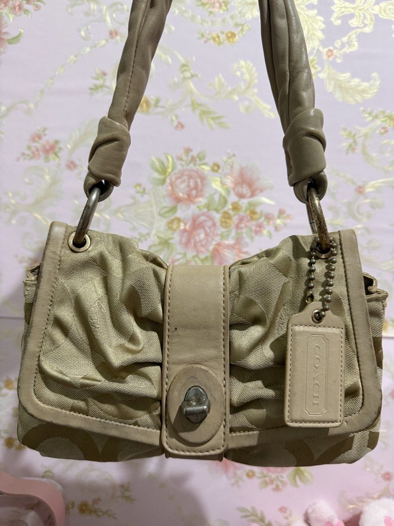 Coach Rare Parker Bow Beige (Category: Shoulder Bags) located in Caloocan City. Submitted by cami.rae (Listing ID 1470556929, Image 1). Description: 3,500 LP ALREADY AUTO DECLINE SA BARAT HARDWARES AND LEATHER NEEDS BAGSPA.