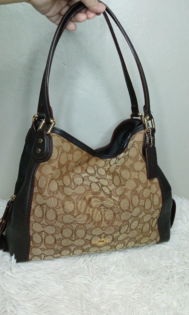 Coach shoulder bag (Category: Shoulder Bags) located in Bulacan. Submitted by caikymaria (Listing ID 1470412088, Image 2). Description: preloved fr japan not ukay.