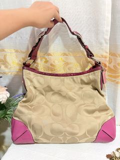 (Category: ) located in . Submitted by bagbabe_boutique (Listing ID 1470550178, Image 1). Description: .