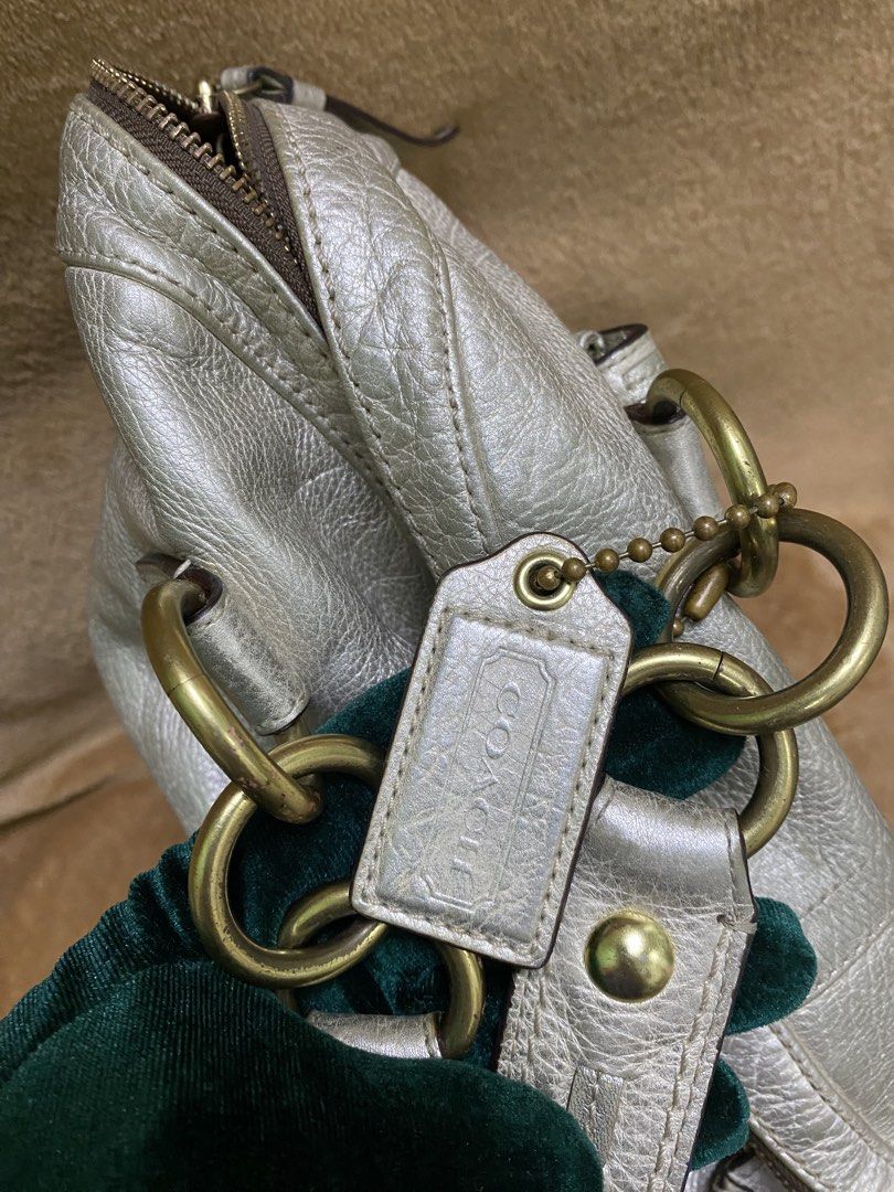 Coach Soho (Category: Tote Bags) located in Buhi. Submitted by nyleeshop0.0 (Listing ID 1470515160, Image 2). Description: Coach Shoulder Bag See all photos for details and flaw Msg for further inquiry if any Price + Sf.