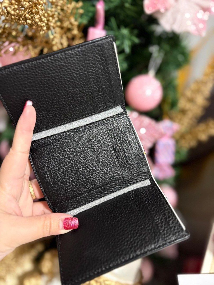 Coach Trifold Wallet Black (Category: Luxury Bags & Wallets) located in Rizal. Submitted by mclluxurycollection (Listing ID 1470544571, Image 2). Description: Brand new Guaranteed original 💯.