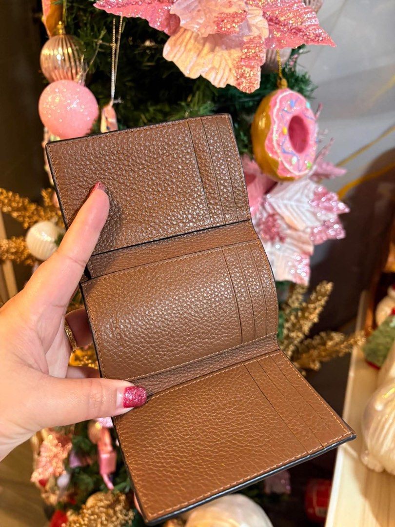 Coach Trifold Wallet Brown (Category: Luxury Bags & Wallets) located in Rizal. Submitted by mclluxurycollection (Listing ID 1470544502, Image 2). Description: Brand new Guaranteed original 💯.