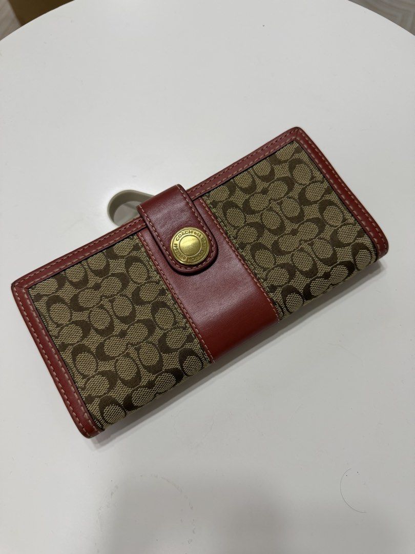 Coach Wallet (Category: Wallets & Card holders) located in Cavite. Submitted by aljennaaaa (Listing ID 1470542300, Image 1). Description: .