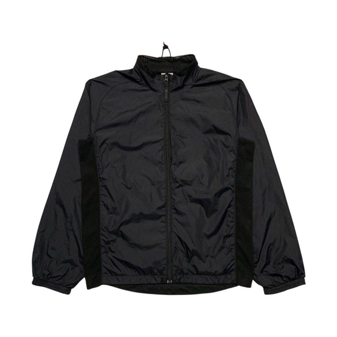 Columbia GRT Zip-Up Packable Jacket (Category: Coats, Jackets and Outerwear) located in Baguio. Submitted by thesecretshop_ph (Listing ID 1470386103, Image 1). Description: Size: Small Lenght: 27” Width: 20” Issue: -.