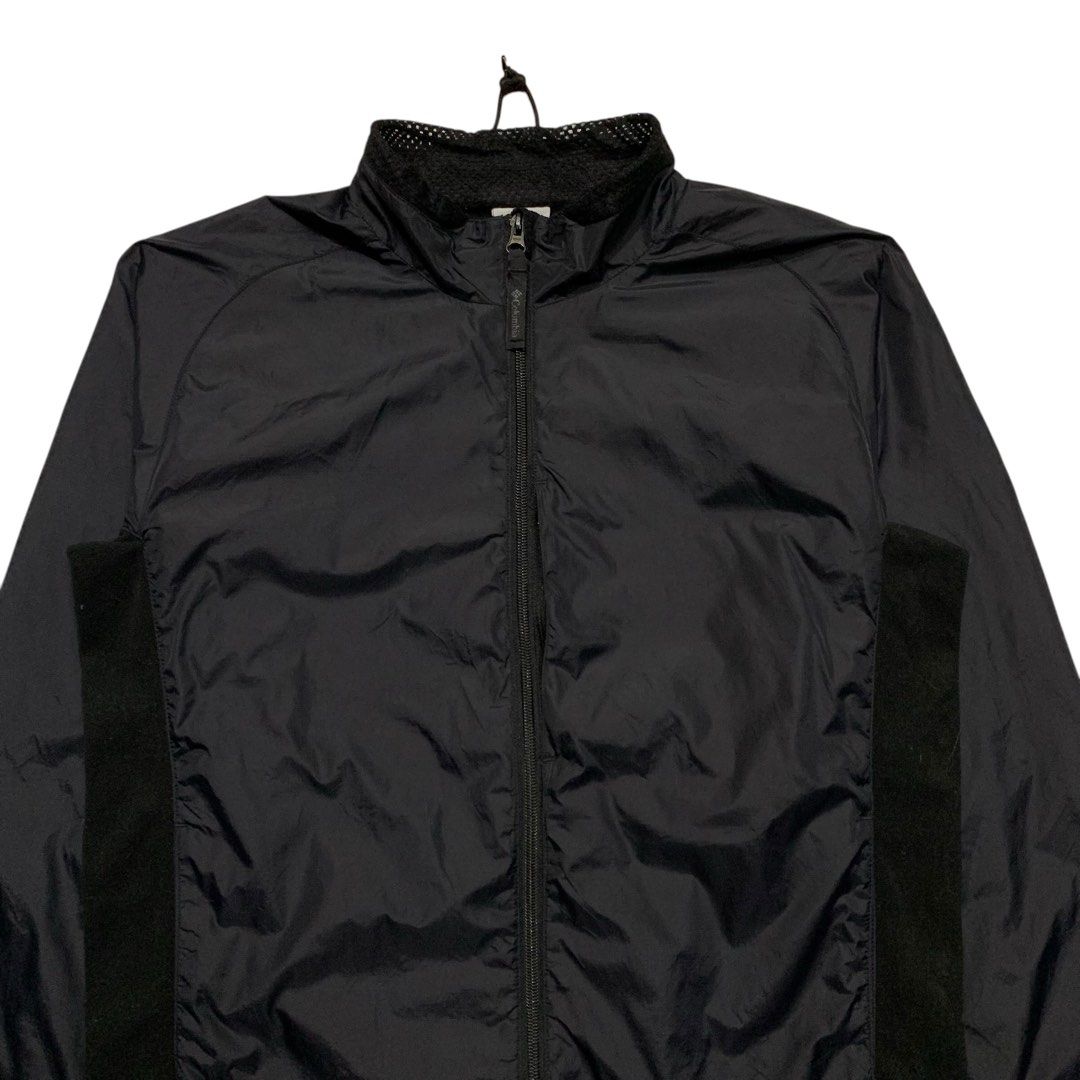 Columbia GRT Zip-Up Packable Jacket (Category: Coats, Jackets and Outerwear) located in Baguio. Submitted by thesecretshop_ph (Listing ID 1470386103, Image 2). Description: Size: Small Lenght: 27” Width: 20” Issue: -.