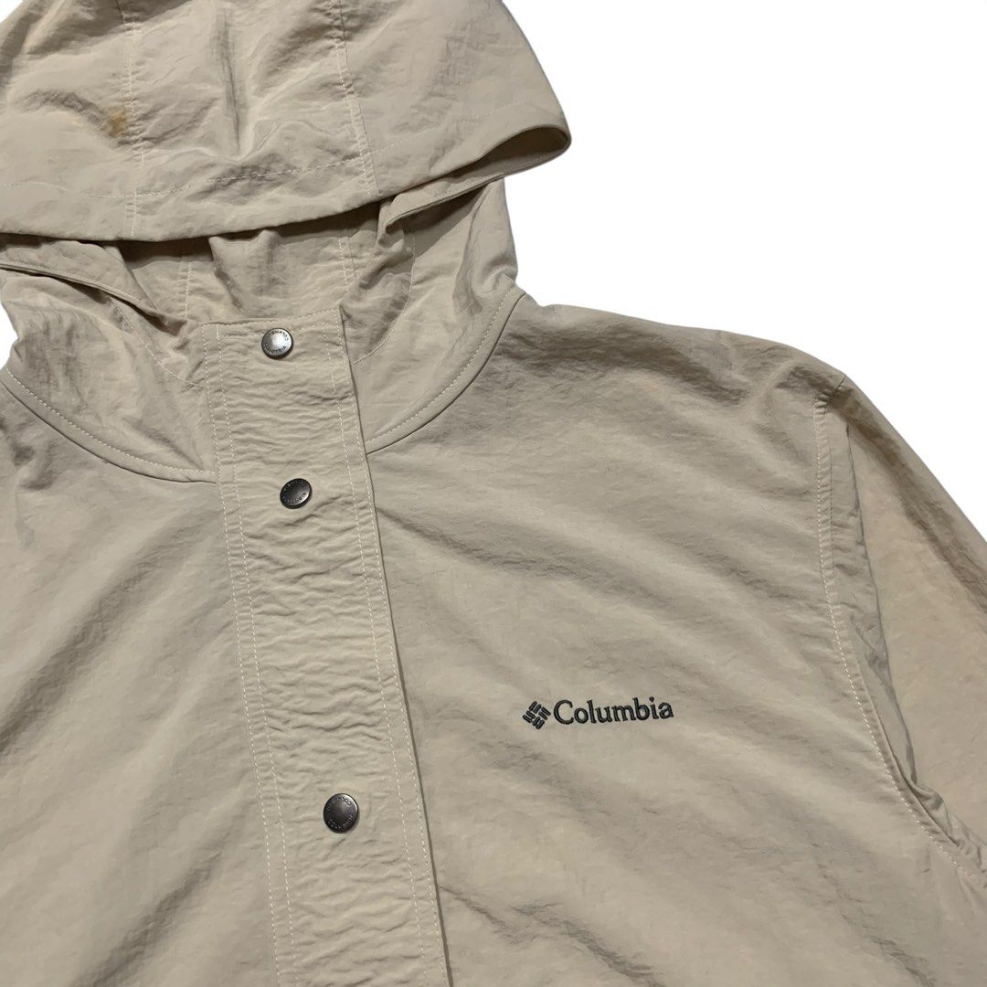 Columbia Jacket (Category: Coats, Jackets and Outerwear) located in Baguio. Submitted by thesecretshop_ph (Listing ID 1470380173, Image 3). Description: Size: Large Lenght: 27” Width: 21” Issue: Yellow Stains ( Washable ).