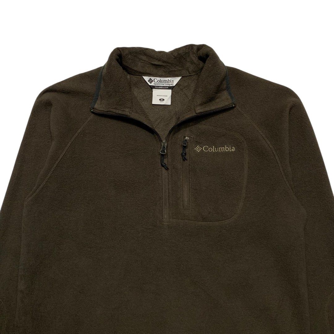 Columbia Quaterzip Softfleece Sweater (Category: Coats, Jackets and Outerwear) located in Baguio. Submitted by thesecretshop_ph (Listing ID 1470378368, Image 3). Description: Size: Medium Lenght: 26” Width: 21” Issue: -.