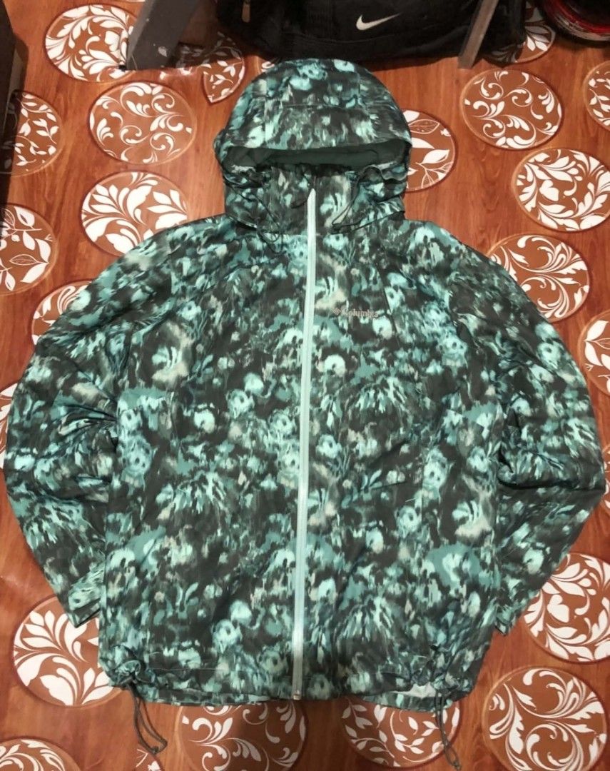 Columbia Waterproof Outdoor Jacket (Category: Coats, Jackets and Outerwear) located in Cabuyao City. Submitted by THRIFTHITS (Listing ID 1470421424, Image 3). Description: Columbia Waterproof Outdoor Graphics Jacket 💦 (Authentic) Brandew Condition Unisex 21-22x27 Mine 1,200‼️ Direct Message me and Add for fast Transaction ty..