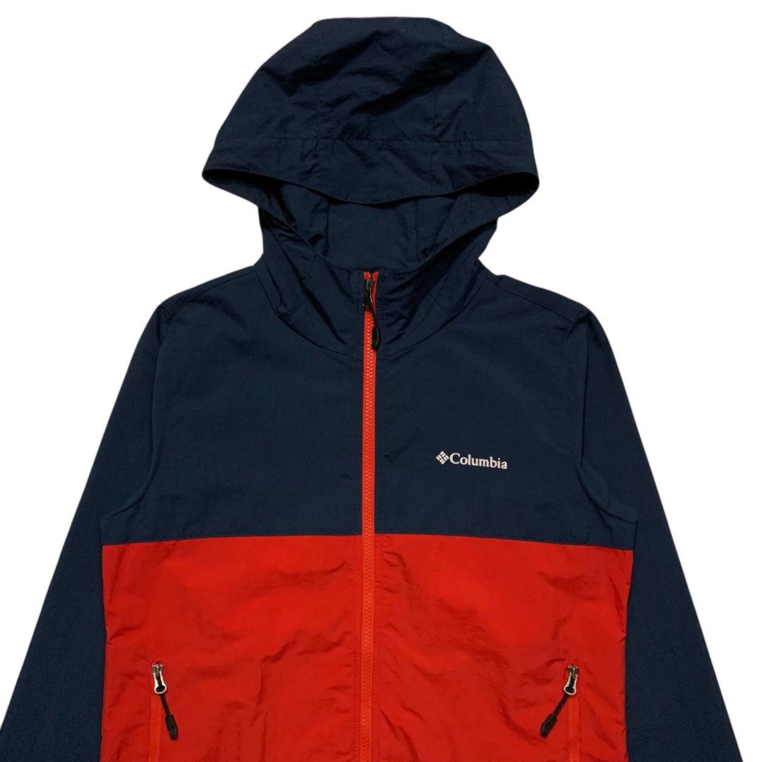 Columbia Zip-Up Windbreaker Jacket (Category: Coats, Jackets and Outerwear) located in Baguio. Submitted by thesecretshop_ph (Listing ID 1470384606, Image 2). Description: Size:Medium Lenght: 26” Width: 19” Issue: -.