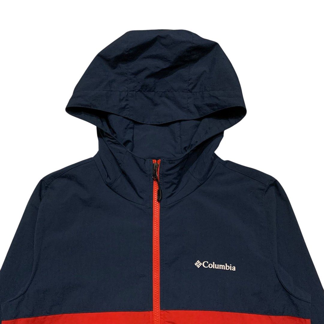 Columbia Zip-Up Windbreaker Jacket (Category: Coats, Jackets and Outerwear) located in Baguio. Submitted by thesecretshop_ph (Listing ID 1470384606, Image 3). Description: Size:Medium Lenght: 26” Width: 19” Issue: -.