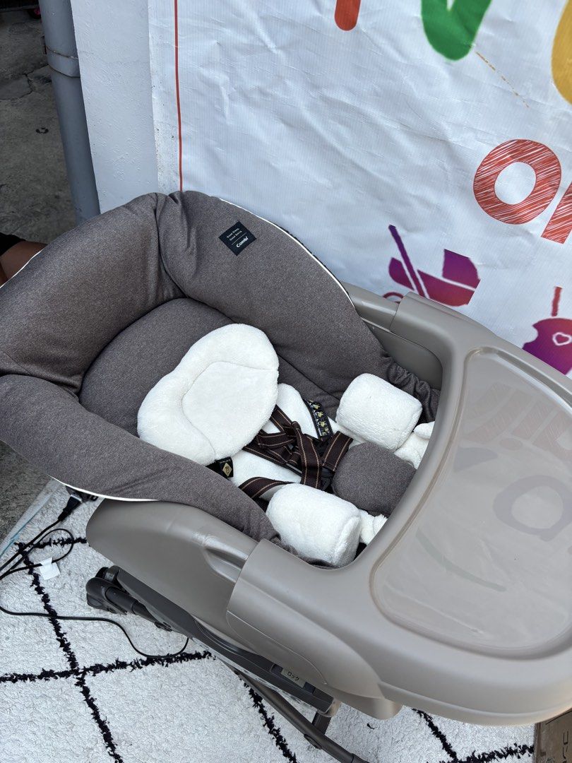 Combi Auto swing Bed/Rocker/ Highchair mall demo pullout (Category: Children's Beds) located in Manila. Submitted by avalanchesonlineshopmainacount (Listing ID 1470464091, Image 3). Description: Working.