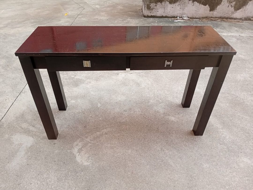 Console Table (Category: Tables & Sets) located in Petaling Jaya. Submitted by nm016648427690 (Listing ID 1470503487, Image 1). Description: Console Table Size: W,40.cm,L,120.cm,H, 74.cm RM-150 Code :T-010 Stock Available : 1 Condition : New ** (ABOVE PRICE DOES NOT INCLUDE DELIVERY & INSTALLATION) ** We are specialist in BUY or SELL New/Used Home Furniture or Office Equipment [ Perabot Kita Furniture ] Address: L1-03 times 89 Jalan 8A/133, Taman