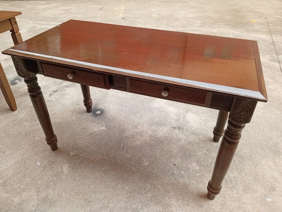 Console Table (Category: Tables & Sets) located in Petaling Jaya. Submitted by nm016648427690 (Listing ID 1470503874, Image 2). Description: Console Table Size: W,60.cm,L,120.cm,H,73.cm RM-200 Code :T-012 Stock Available : 1 Condition : New ** (ABOVE PRICE DOES NOT INCLUDE DELIVERY & INSTALLATION) ** We are specialist in BUY or SELL New/Used Home Furniture or Office Equipment [ Perabot Kita Furniture ] Address: L1-03 times 89 Jalan 8A/133, Taman 