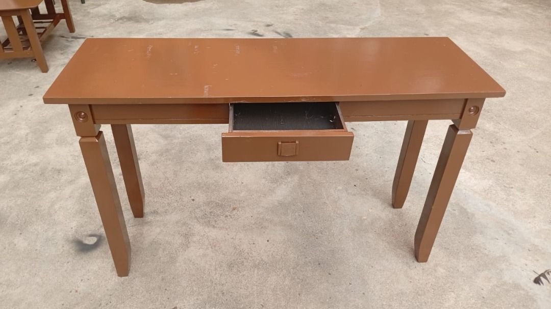 Console Table (Category: Tables & Sets) located in Petaling Jaya. Submitted by nm016648427690 (Listing ID 1470504275, Image 2). Description: Console Table RM-150 Code :T-018 Stock Available : 1 Condition : New ** (ABOVE PRICE DOES NOT INCLUDE DELIVERY & INSTALLATION) ** We are specialist in BUY or SELL New/Used Home Furniture or Office Equipment [ Perabot Kita Furniture ] Address: L1-03 times 89 Jalan 8A/133, Taman Sri Sentosa, 58000,kuala Lumpur