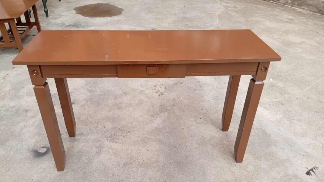 Console Table (Category: Tables & Sets) located in Petaling Jaya. Submitted by nm016648427690 (Listing ID 1470504275, Image 1). Description: Console Table RM-150 Code :T-018 Stock Available : 1 Condition : New ** (ABOVE PRICE DOES NOT INCLUDE DELIVERY & INSTALLATION) ** We are specialist in BUY or SELL New/Used Home Furniture or Office Equipment [ Perabot Kita Furniture ] Address: L1-03 times 89 Jalan 8A/133, Taman Sri Sentosa, 58000,kuala Lumpur
