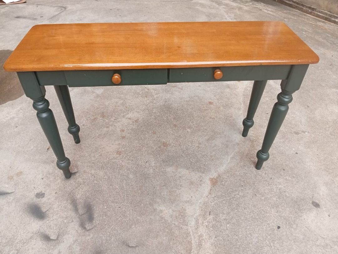 Console Table (Category: Tables & Sets) located in Petaling Jaya. Submitted by nm016648427690 (Listing ID 1470505173, Image 1). Description: Console Table Size: W,40.cm,L,120.cm,H, 73.cm RM-150 Code :CT-014 Stock Available : 1 Condition : New ** (ABOVE PRICE DOES NOT INCLUDE DELIVERY & INSTALLATION) ** We are specialist in BUY or SELL New/Used Home Furniture or Office Equipment [ Perabot Kita Furniture ] Address: L1-03 times 89 Jalan 8A/133, Tama