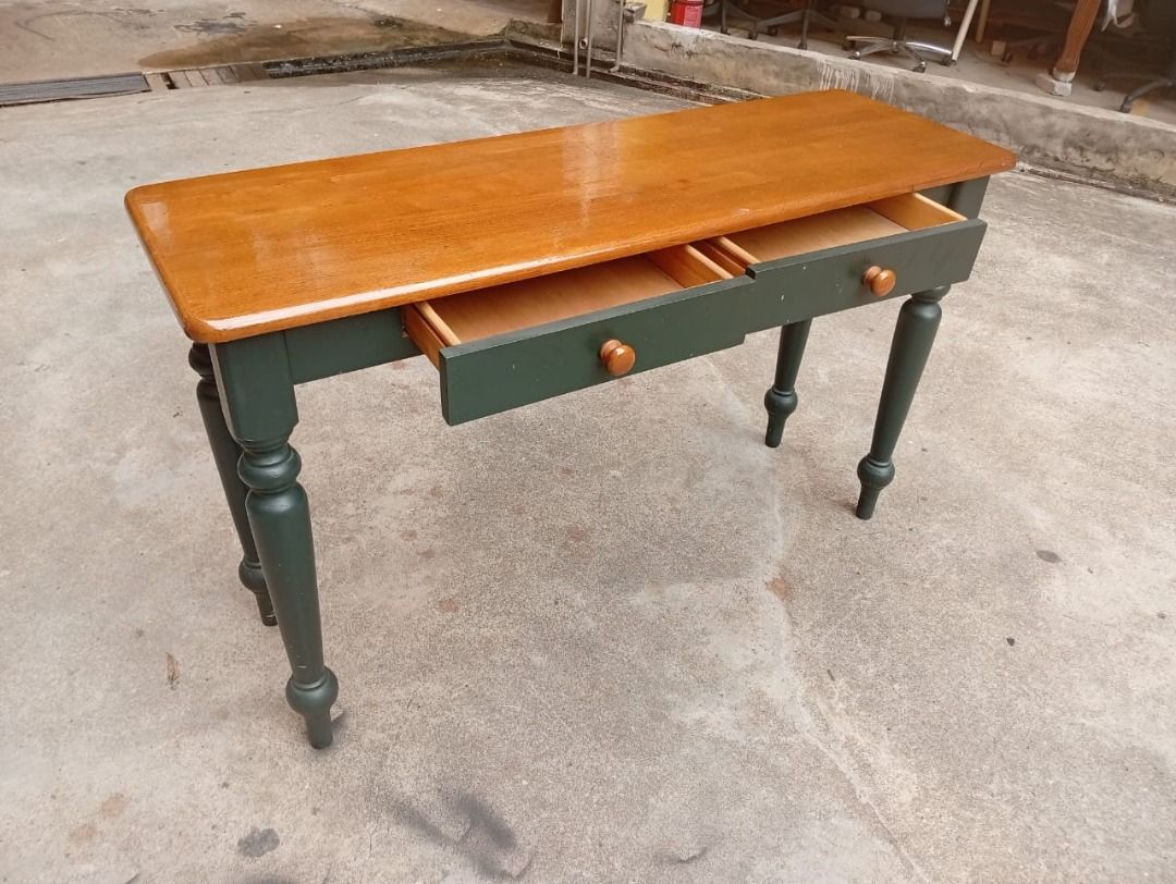 Console Table (Category: Tables & Sets) located in Petaling Jaya. Submitted by nm016648427690 (Listing ID 1470505173, Image 3). Description: Console Table Size: W,40.cm,L,120.cm,H, 73.cm RM-150 Code :CT-014 Stock Available : 1 Condition : New ** (ABOVE PRICE DOES NOT INCLUDE DELIVERY & INSTALLATION) ** We are specialist in BUY or SELL New/Used Home Furniture or Office Equipment [ Perabot Kita Furniture ] Address: L1-03 times 89 Jalan 8A/133, Tama