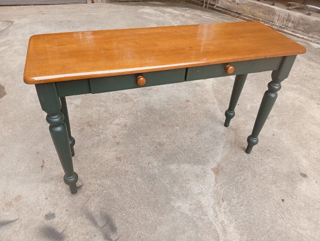 Console Table (Category: Tables & Sets) located in Petaling Jaya. Submitted by nm016648427690 (Listing ID 1470505173, Image 2). Description: Console Table Size: W,40.cm,L,120.cm,H, 73.cm RM-150 Code :CT-014 Stock Available : 1 Condition : New ** (ABOVE PRICE DOES NOT INCLUDE DELIVERY & INSTALLATION) ** We are specialist in BUY or SELL New/Used Home Furniture or Office Equipment [ Perabot Kita Furniture ] Address: L1-03 times 89 Jalan 8A/133, Tama