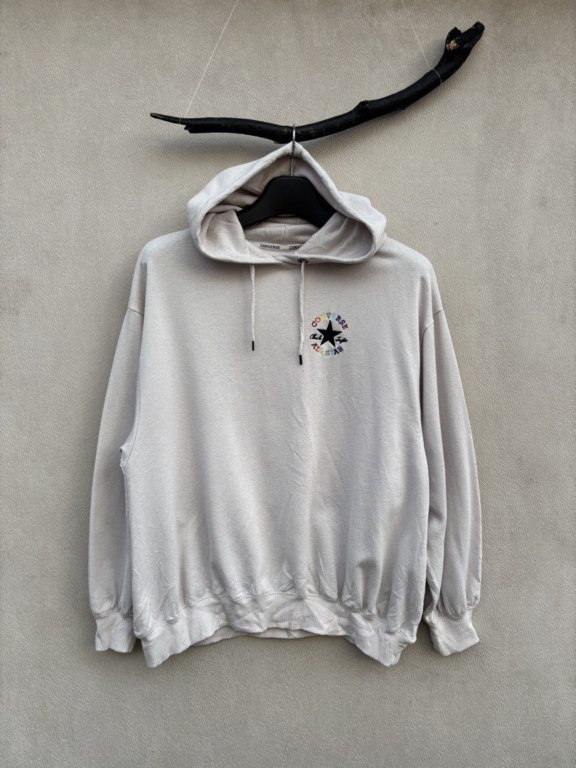 Converse Hoodie (Category: Coats, Jackets and Outerwear) located in Baybay. Submitted by thrift.ed2023 (Listing ID 1470439948, Image 1). Description: Converse Hoodie Medium to Large 21x26 No Issue Need Wash Good as New .