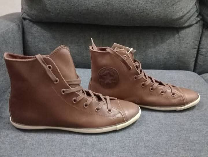 CONVERSE Mustang Boots (Category: Boots) located in Calapan. Submitted by jyka12345 (Listing ID 1470360810, Image 3). Description: .