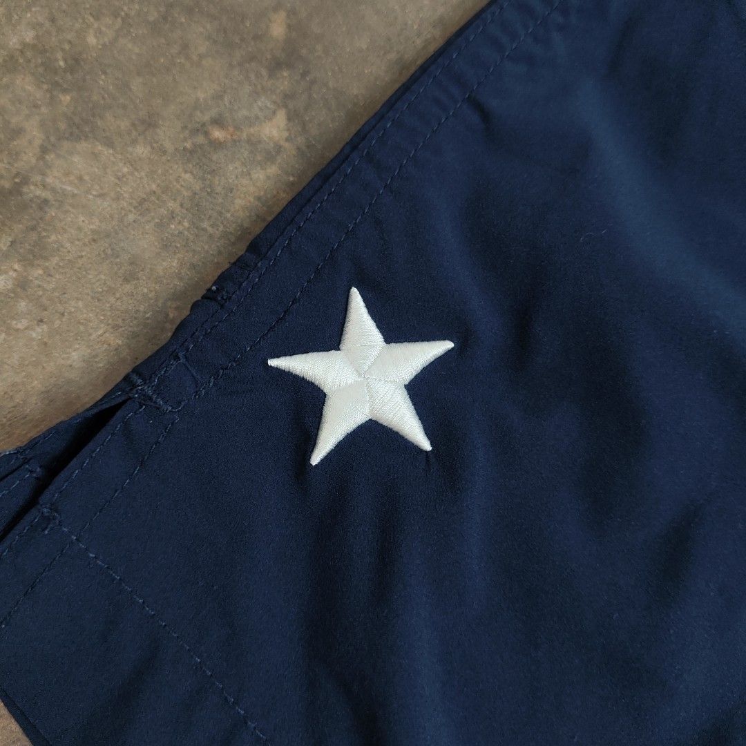 Converse Shorts (Category: Shorts) located in Rosales. Submitted by kudoscache (Listing ID 1470432929, Image 2). Description: - Brand: Converse - Waist: 22-34 | Length: 17 - Color: Navy Blue - slightly nego payment: maribank / gotyme courier: J&T.
