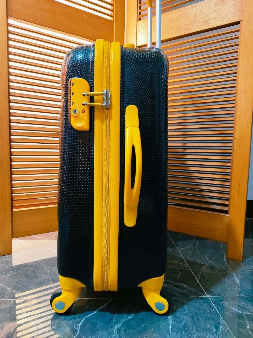 🧳CONWOOD BRAND (Category: Luggage) located in Manila. Submitted by chocoman0235367 (Listing ID 1470502427, Image 3). Description: 😍😍NEW ARRIVAL😍😍 📍 CONWOOD BRAND JAPAN📍 ⚡⚡SALE⚡⚡ Imported from japan CABIN,SMALL,HAND CARRY SIZE ✨Polycarbonate Hardcase ✨Top And Side Carrier Handle ✨Telescopic Push Handle ✨Security coded lock TSA approved ✨Smooth and Silent 360 Rotation wheels ✨Wide space Suitcase With Support Strap and Pocket ✨ Lightweight NO