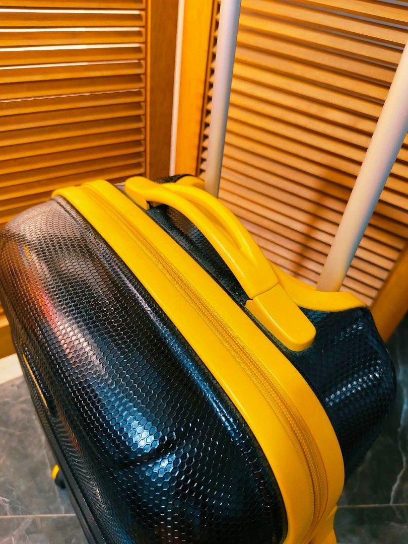 🧳CONWOOD BRAND (Category: Luggage) located in Manila. Submitted by chocoman0235367 (Listing ID 1470502427, Image 2). Description: 😍😍NEW ARRIVAL😍😍 📍 CONWOOD BRAND JAPAN📍 ⚡⚡SALE⚡⚡ Imported from japan CABIN,SMALL,HAND CARRY SIZE ✨Polycarbonate Hardcase ✨Top And Side Carrier Handle ✨Telescopic Push Handle ✨Security coded lock TSA approved ✨Smooth and Silent 360 Rotation wheels ✨Wide space Suitcase With Support Strap and Pocket ✨ Lightweight NO