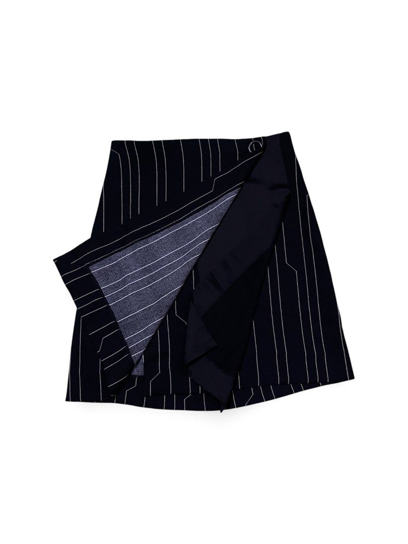 🏷️Cop copine skirt (Category: Luxury Apparel) located in Manila. Submitted by angelamaec (Listing ID 1470539315, Image 2). Description: Excellent condition .